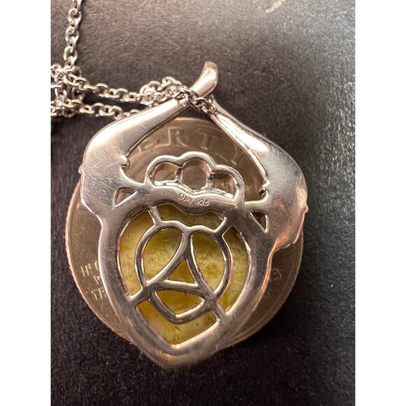 NEW Connemara marble claddagh pendant in sterling silver - Picture 4 of 11